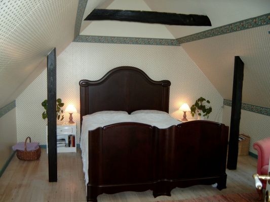One of the comfortable bedrooms at Taastrupgaarden